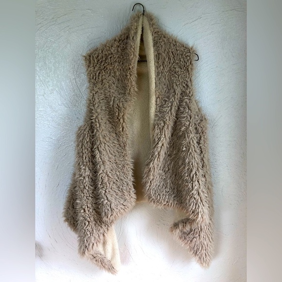 Sheep Faux Fur Vest Sherpa Chic Cozy Reversible 2XL Coat Jacket Beige Cream - Picture 1 of 4
